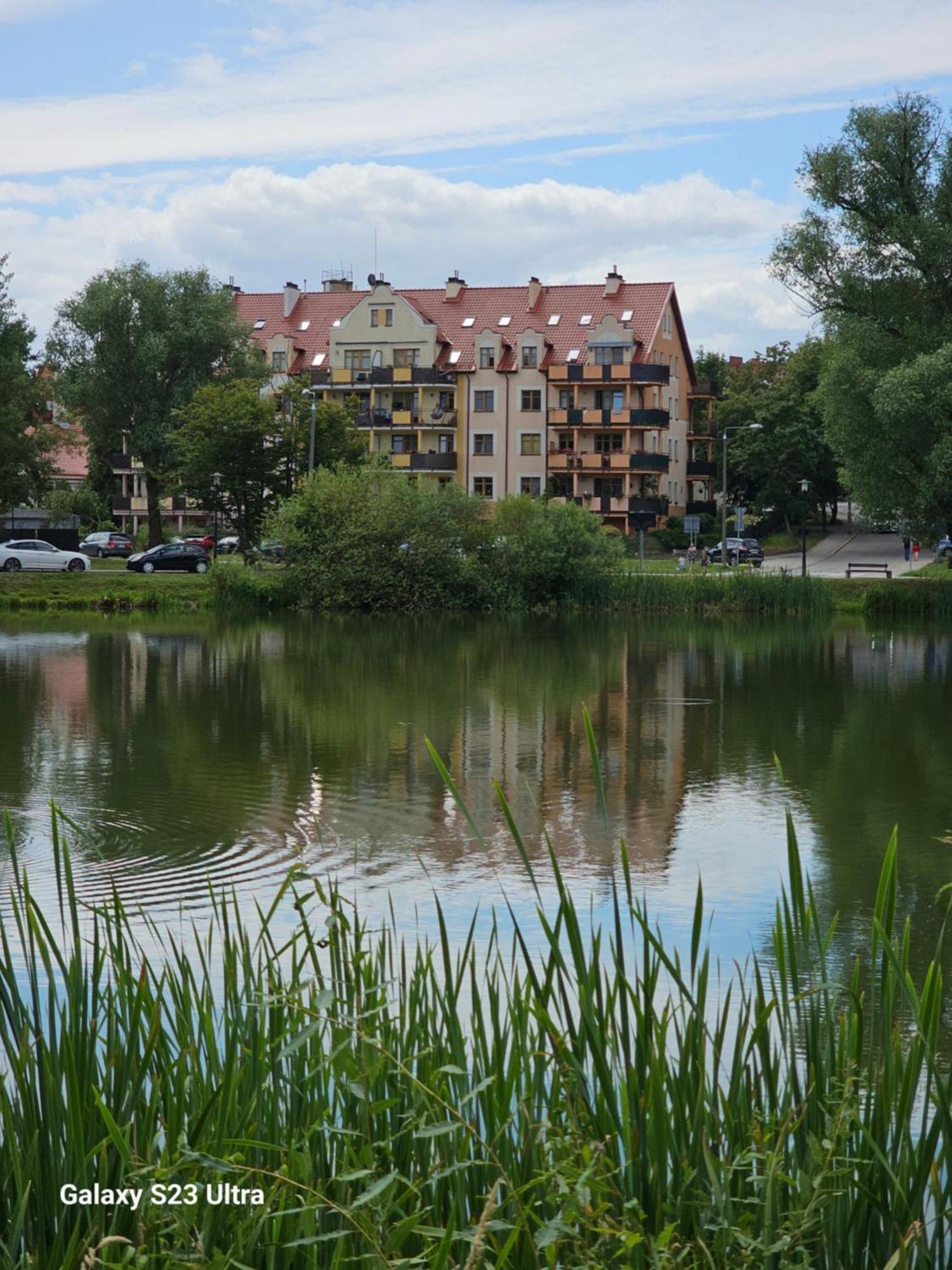 Apartament W Centrum Z Widokiem Na Jeziorko Kętrzyn Eksteriør bilde
